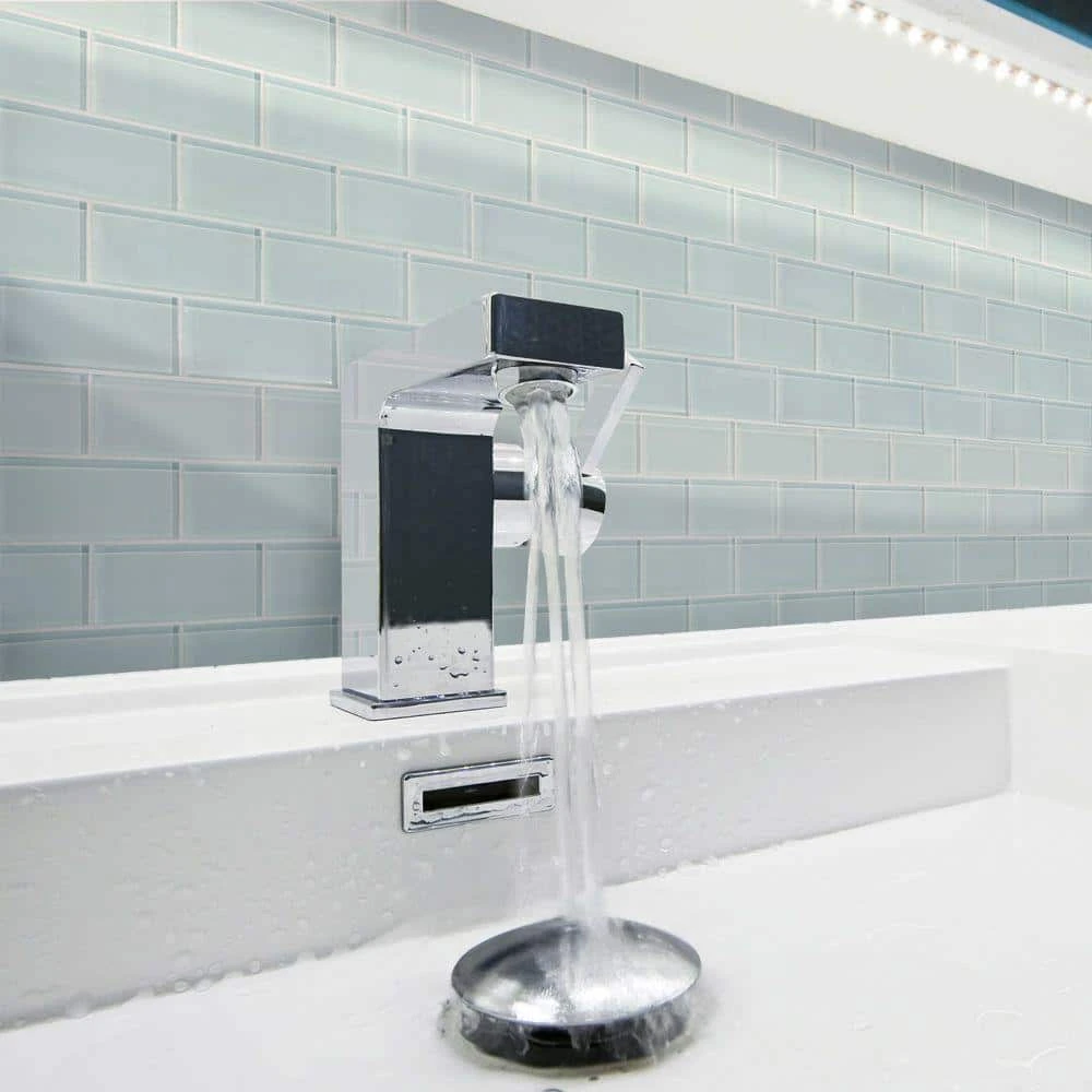 Siberian Gloss Green 11.625 in. x 11.625 in. Interlocking Gloss Glass Mosaic Tile (9.38 sq. ft./Case) by Jeffrey Court - Image 2